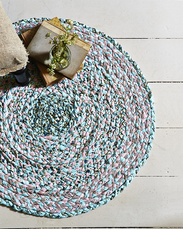 How to make a rag rug Easy craft projects